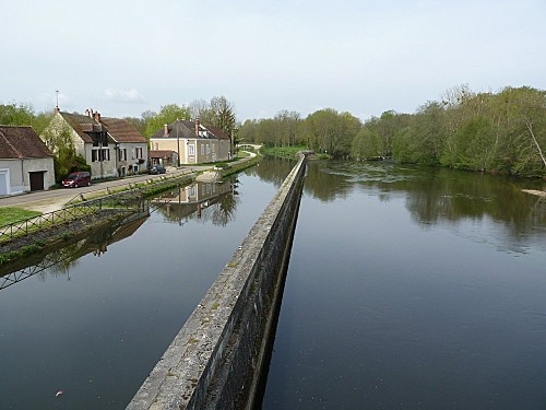 Le Canal d'Accolay