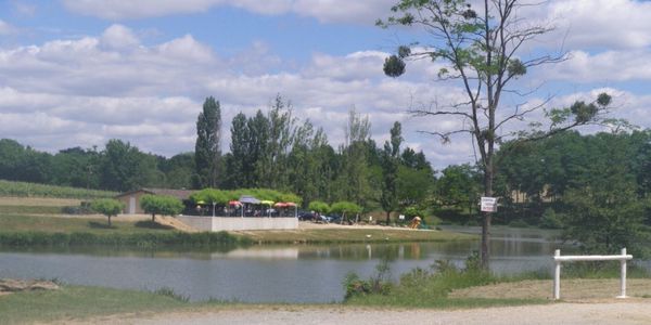 Lac de LAROMET - Lac, étang Omet - Lacs, étangs 33 - Atout Pêcheur ...