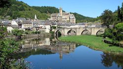 LE LOT ENTRE LE BARRAGE DE CASTELNAU ET ESTAING